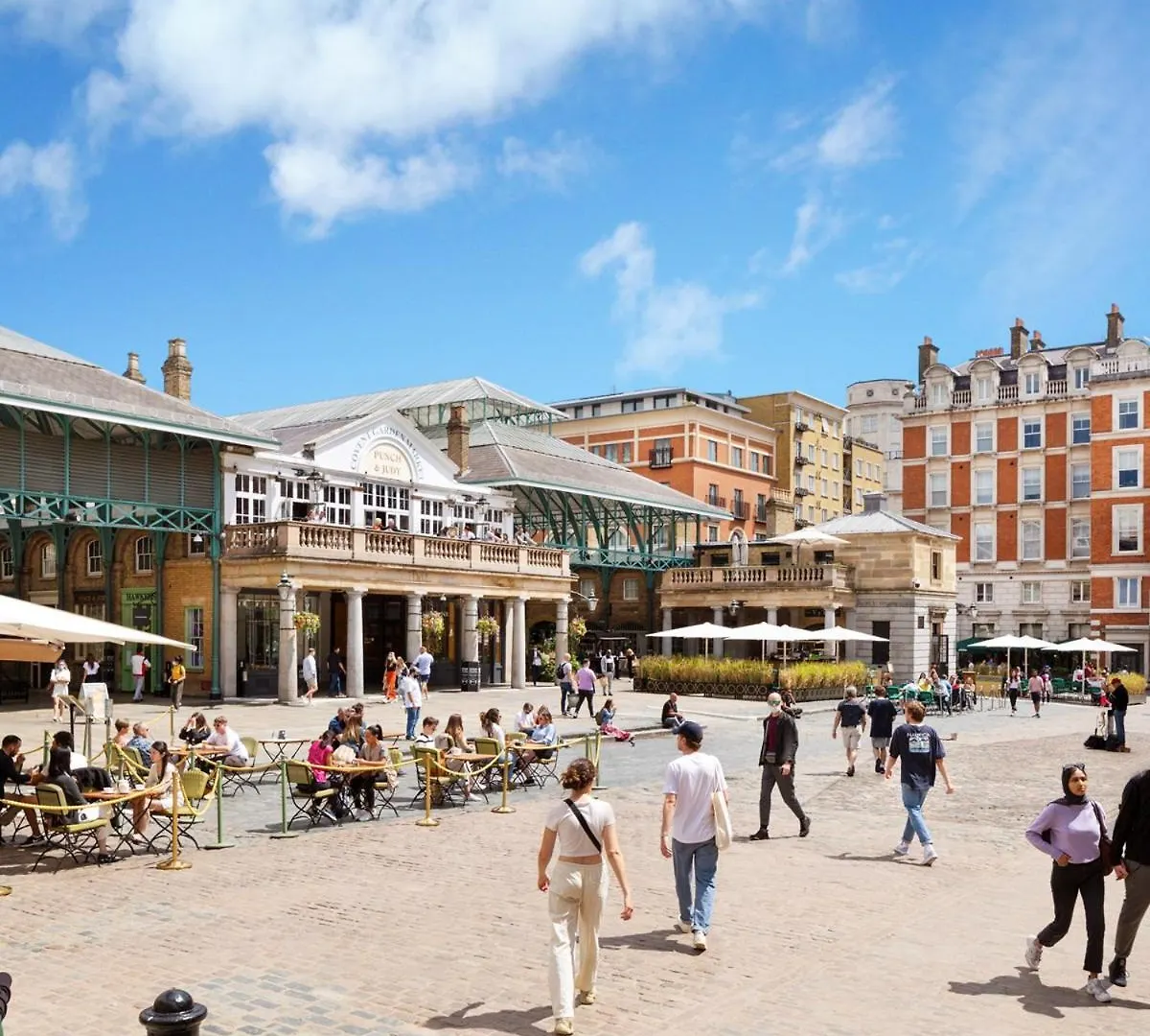 Premier 3 Bed Apartment - Covent Garden 런던