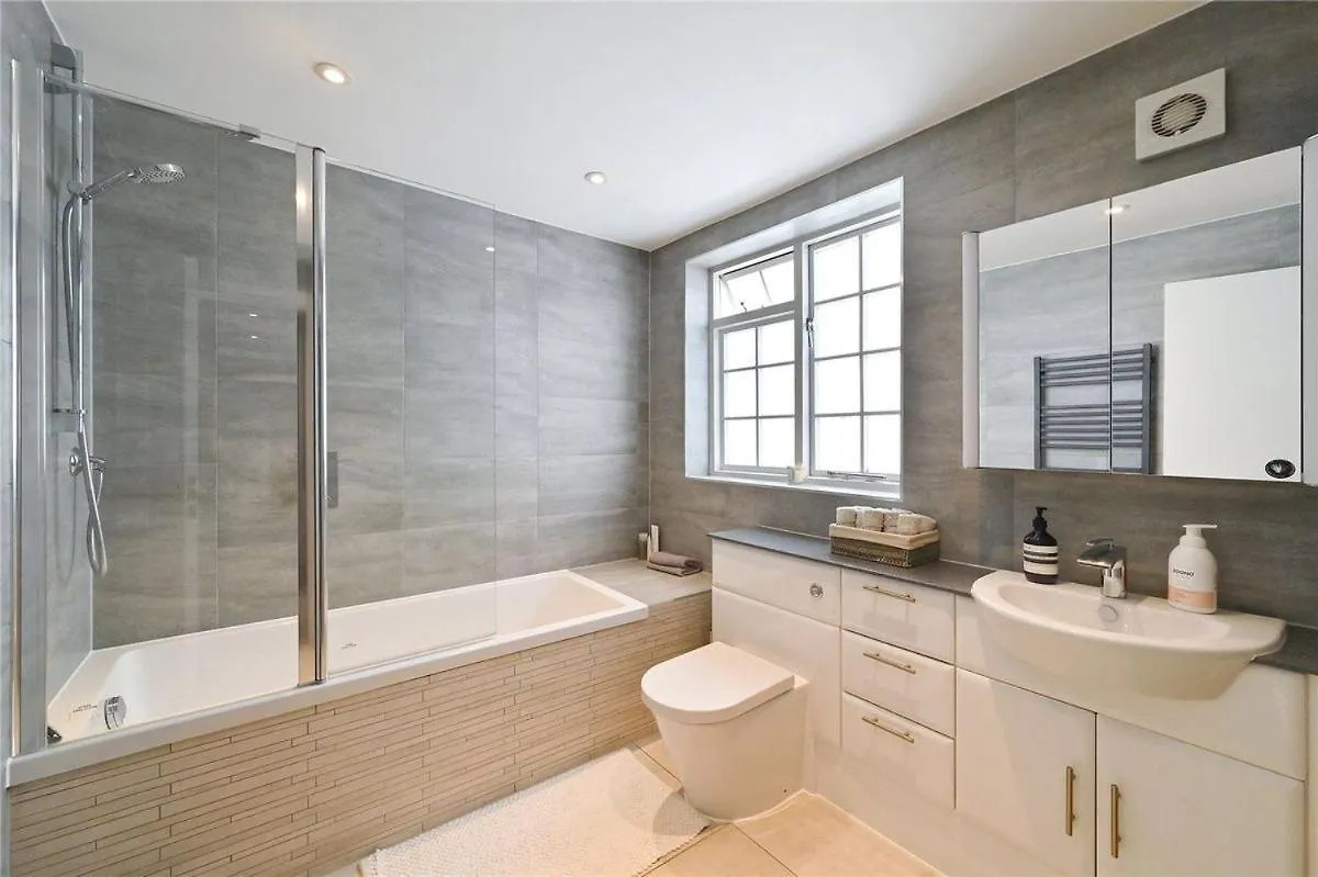 Premier 3 Bed Apartment - Covent Garden 런던 영국